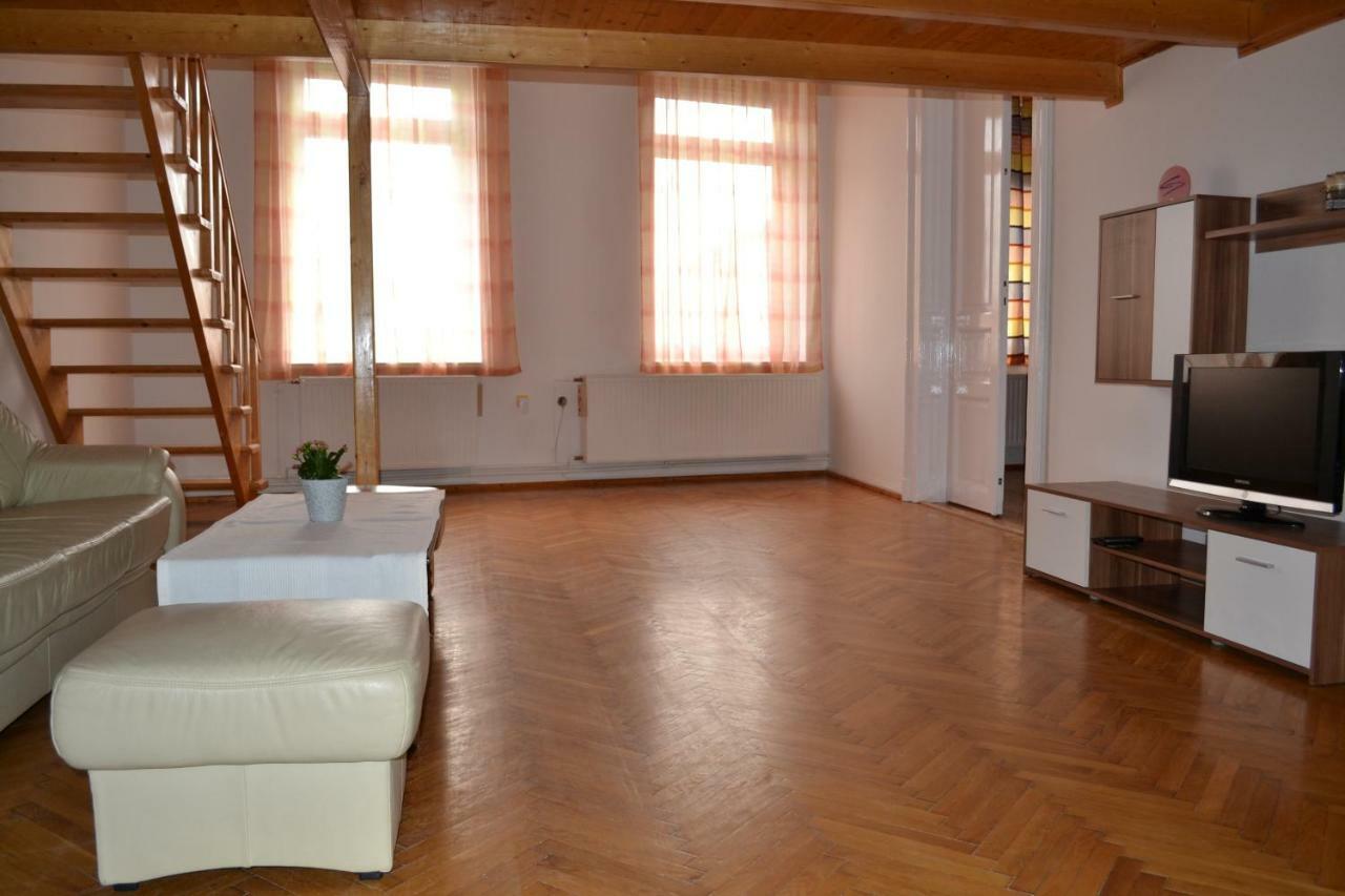 Rajczi 2 Apartman Appartamento Mohács Esterno foto